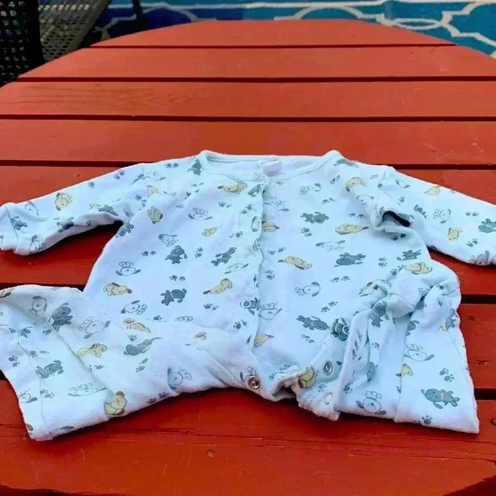 Five for 25 George medium weight sleeper with puppies, excellent used condition